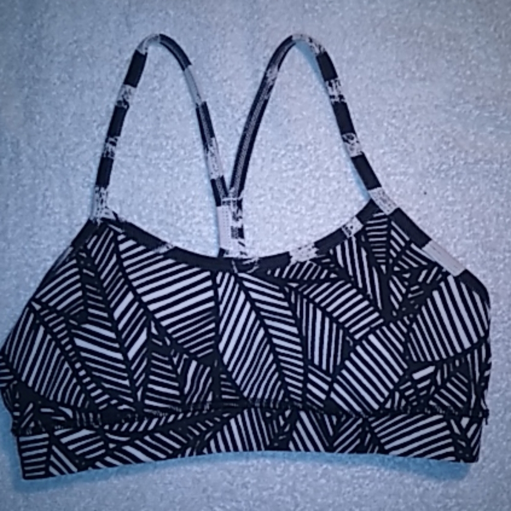 Lululemon Blk/White Sports Bra Size 4
